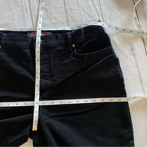 Gloria Vanderbilt Amanda Jeans Women’s 14 Short Black Chic Casual Straight Soft - Picture 8 of 11